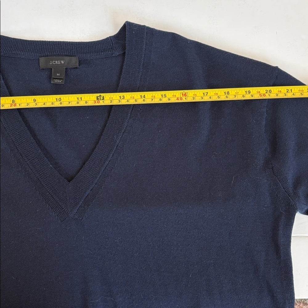 J. Crew 100% merino wool navy blue v-neckline flare sleeve hi lo sweater - Picture 15 of 16